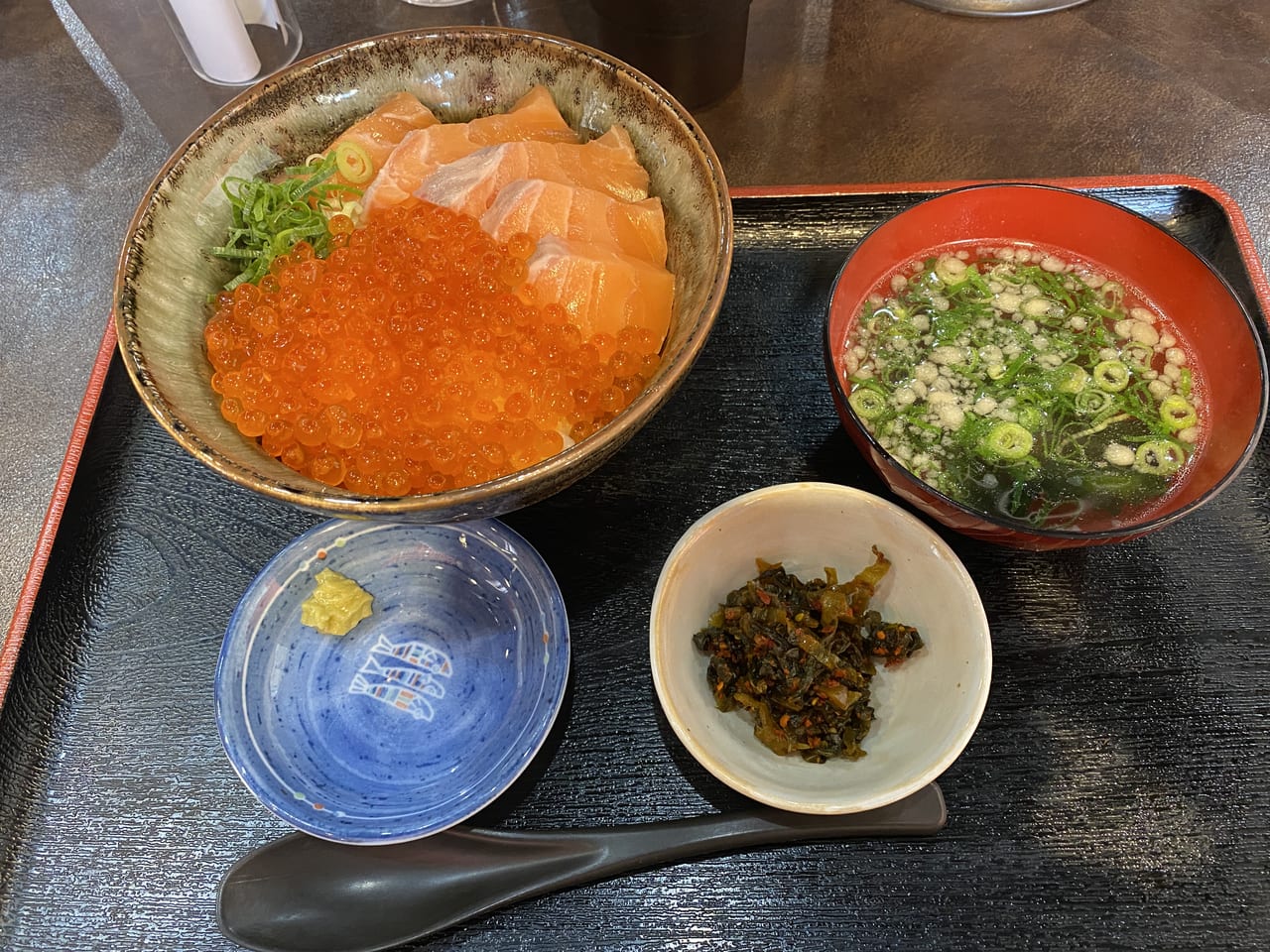 いくら家 丼 伊川谷店