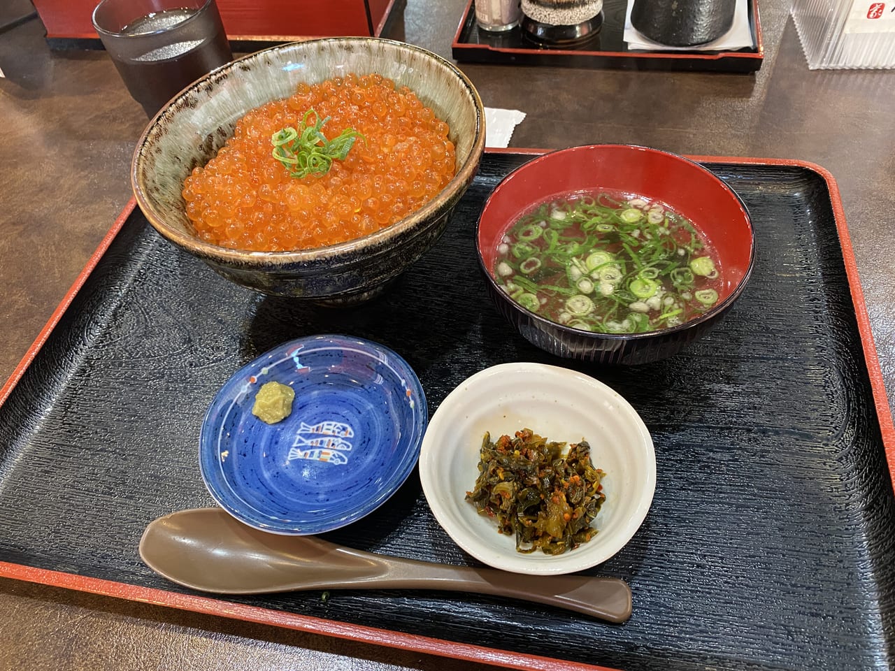 いくら家 丼 伊川谷店